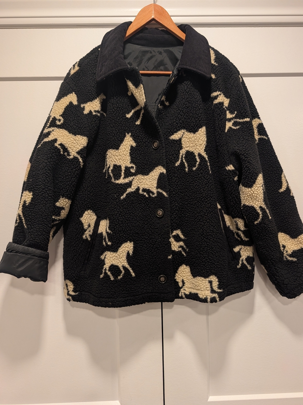 VINTAGE 90s Women's Horse Equestrian Print Black Sherpa Reversible Jacket Coat - Picture 9 of 10